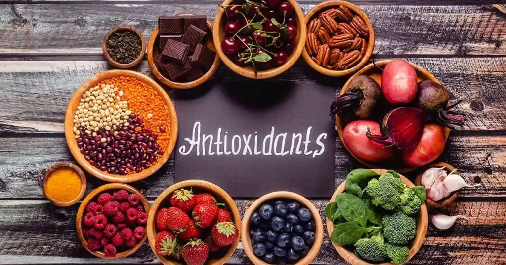 10 Alimentos esenciales para combatir la celulitis 10 Alimentos esenciales para combatir la celulitis: Frutas ricas en antioxidantes