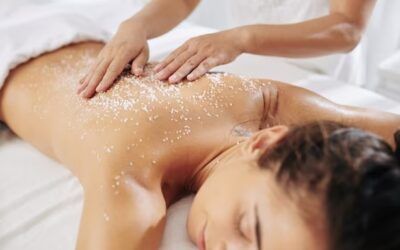 Cómo exfoliar la espalda en casa: Creación de un exfoliante casero efectivo